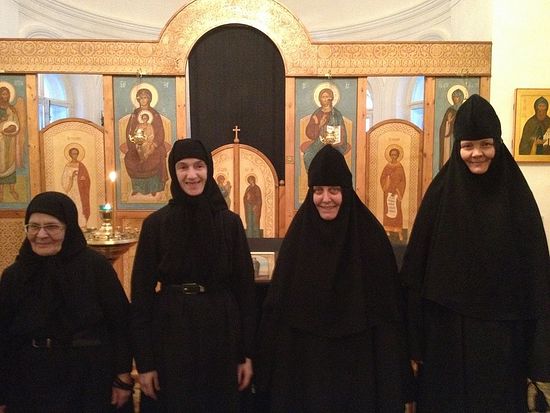Одежда послушницы в монастыре Одежда послушницы в монастыре