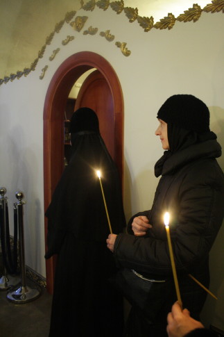 Панихида в Новоспасском монастыре у гробницы монахини Досифеи